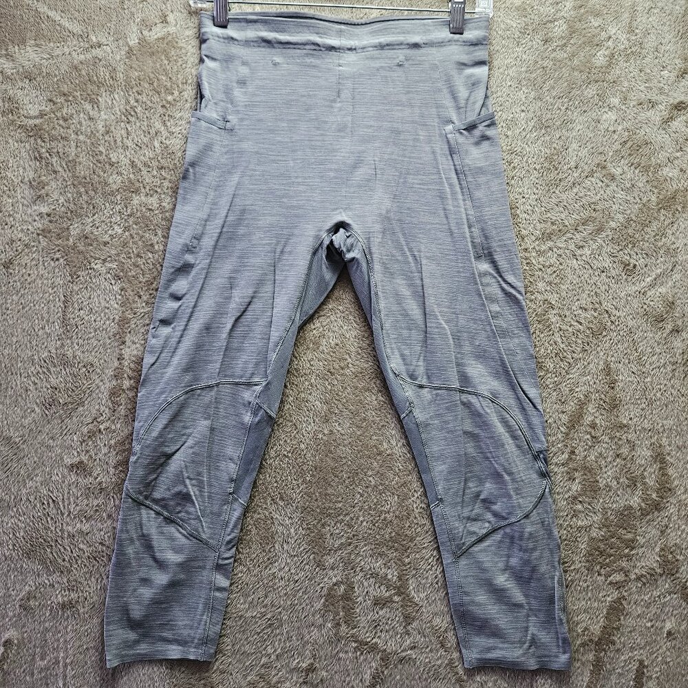 Lululemon Surge Tight 22 Gray Running 3/4 Length Sea Salt Light Cast Mens Size M